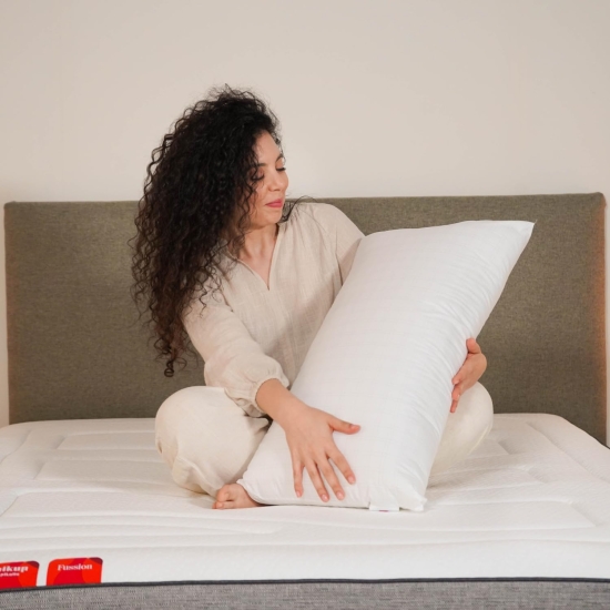 Poduszka viscoelastyczna do spania Pikolin Home 35 x 70 cm