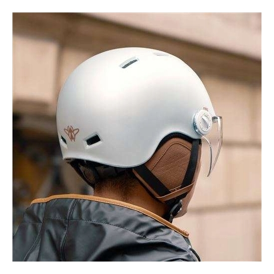 Kask CASR Styl daszek zdejmowane nauszniki r. M 55-58cm