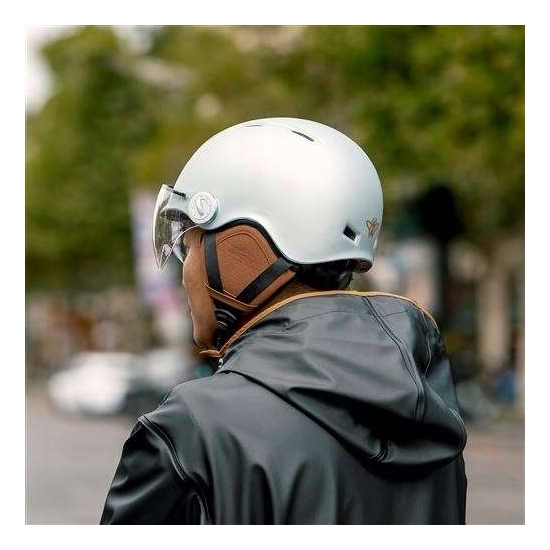 Kask CASR Styl daszek zdejmowane nauszniki r. M 55-58cm