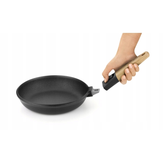 Patelnia tradycyjna Isogona 22 cm aluminiowa